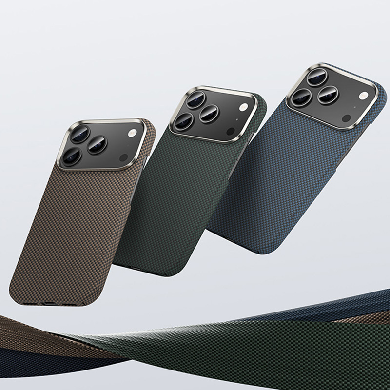 Twój iPhone 17 Pro Max dostaje wzmocnione narożniki i smukłą, przejrzystą obudowę - ochronę docenisz dokładnie w sekundzie upadku.
