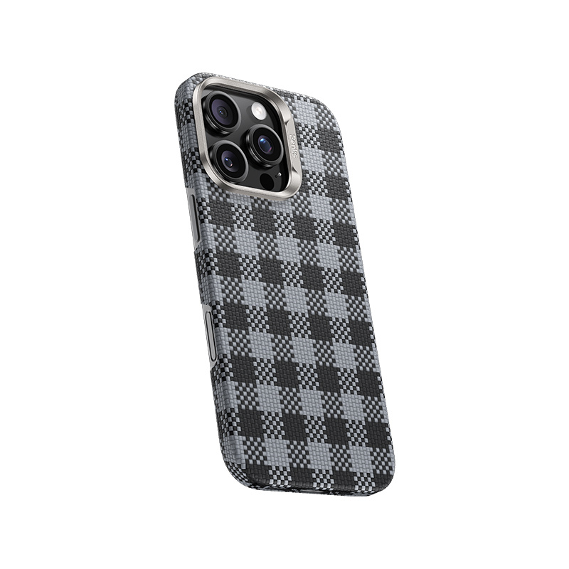 Twój iPhone 16 Pro Max dostaje wzmocnione narożniki i smukłą, przejrzystą obudowę - ochronę docenisz dokładnie w sekundzie upadku.