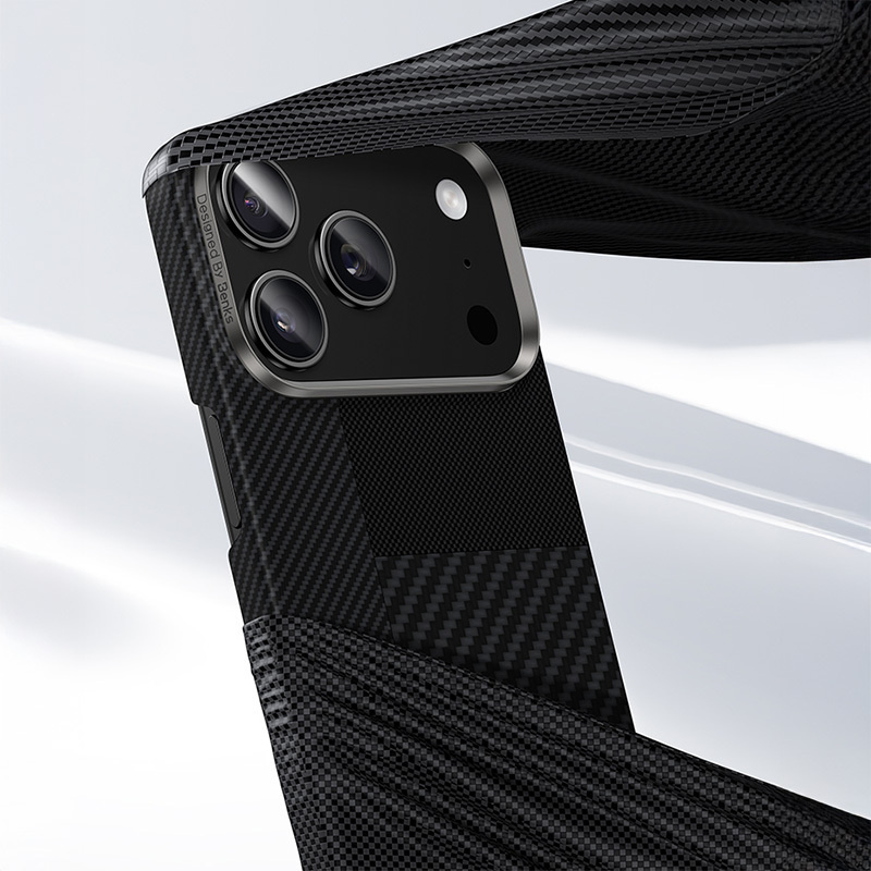 Twój iPhone 17 dostaje wzmocnione narożniki i smukłą, przejrzystą obudowę - ochronę docenisz dokładnie w sekundzie upadku.