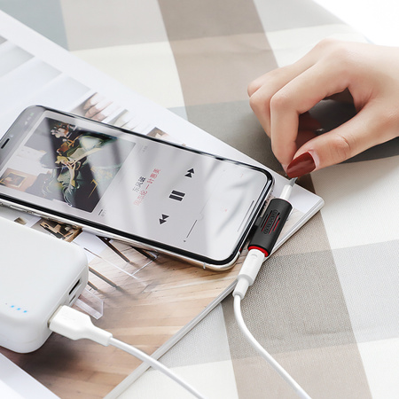 Borofone Adapter BV7 Audio - Lightning auf Lightning + Klinke 3,5mm - weiß