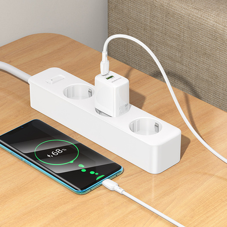 Borofone Netzladegerät BN27 Fuente - USB + Typ C - QC 3.0 PD 20W mit Kabel Typ C auf Typ C weiß